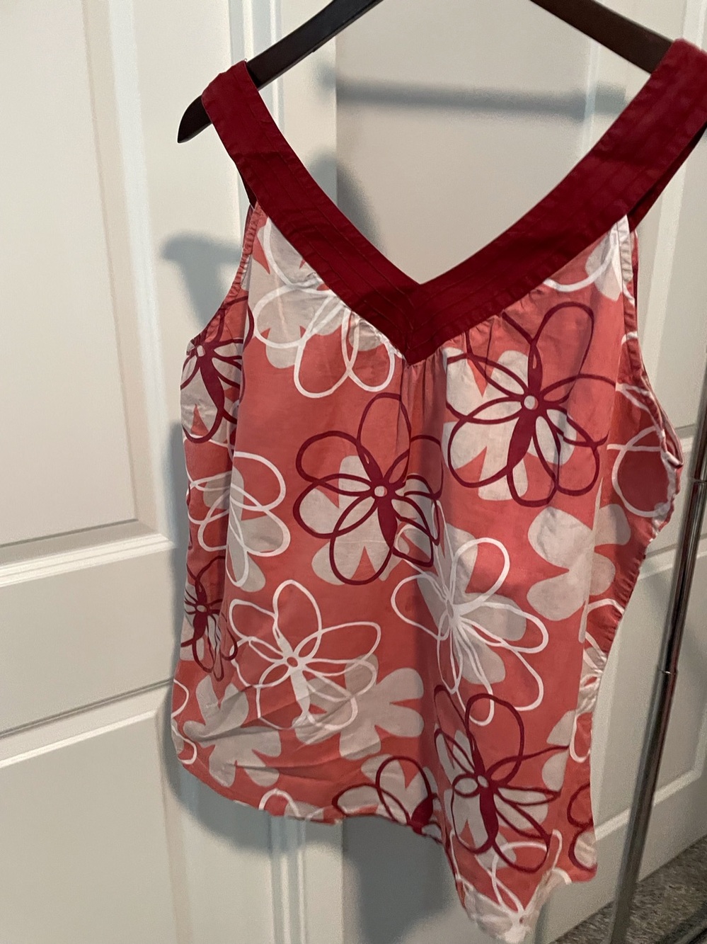 Mossimo Supply Co. Coral Floral V-Neck Camisole with Burgundy Trim